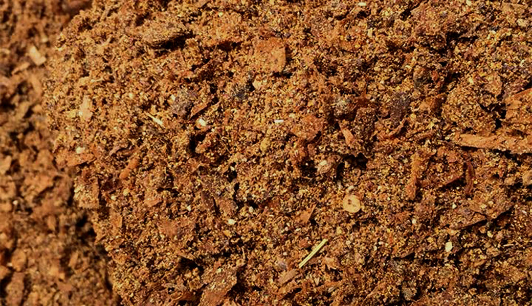 自然の恵みを活かした、土づくりと微生物農法